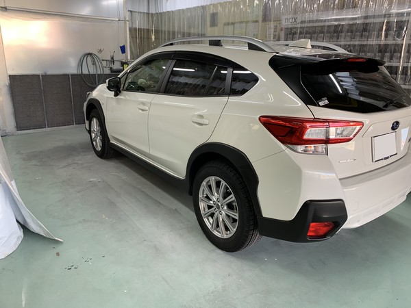 スバル　XV　フロントドア　へこみ　修理