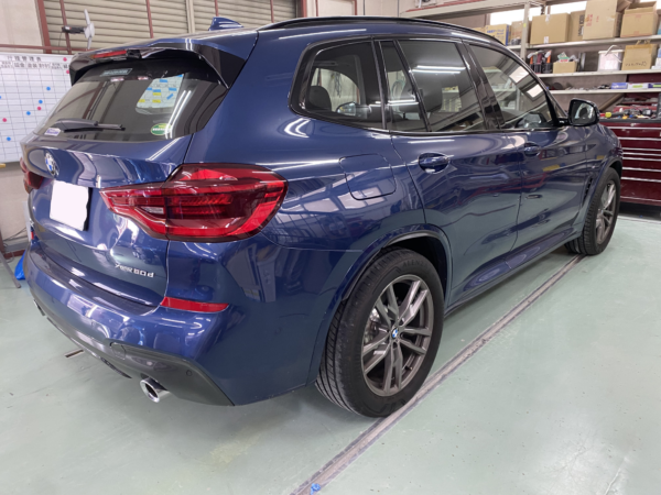 BMW　X3　右リヤドア　板金修理　相模原市