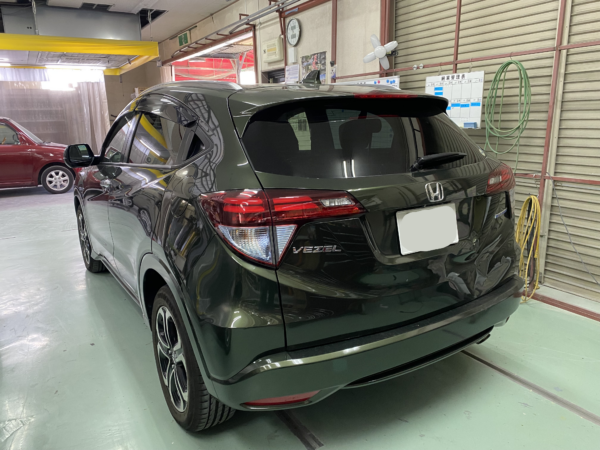 ホンダ　ヴェゼル　バックドア交換　相模原市