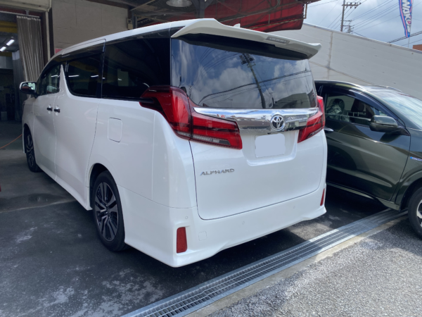 トヨタ　アルファード　リヤバンパースポット修理　相模原市