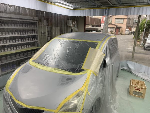 トヨタ ラクティス 塗装割れ 修理 車のお悩み事やご不安を迅速に解決する日本一の板金塗装 Bsw
