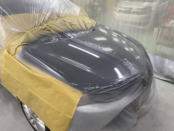 トヨタ カローラフィルダー ボンネット キズ修理 相模原市 車のお悩み事やご不安を迅速に解決する日本一の板金塗装 Bsw