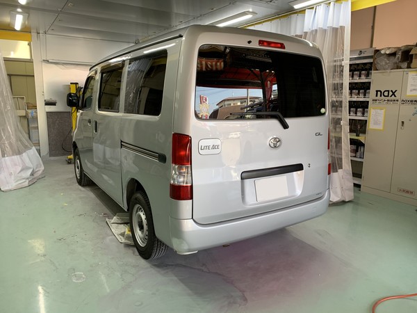 トヨタ　ライトエース　左スライドドア、クォーター板金　相模原市