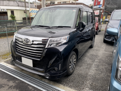 ダイハツ　トール　左フロントドア　板金　相模原市